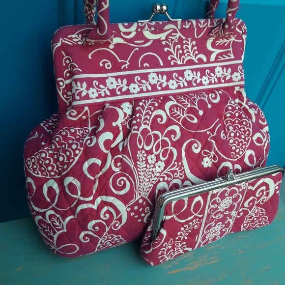Hot Pink Kisslock Purse and Matching Clutch Classic Vera Bradley Handbag Set 2 - Picture 2 of 15